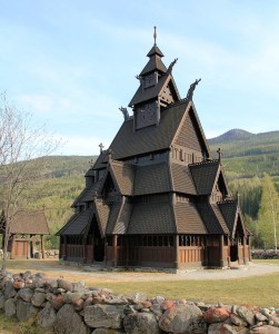 2011-04-25 Gol nye stavkirke 01» av Chell Hill